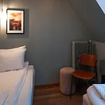 Trolltunga Hotel