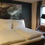 Trolltunga Hotell 3*