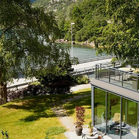 Trolltunga Hotell 3*