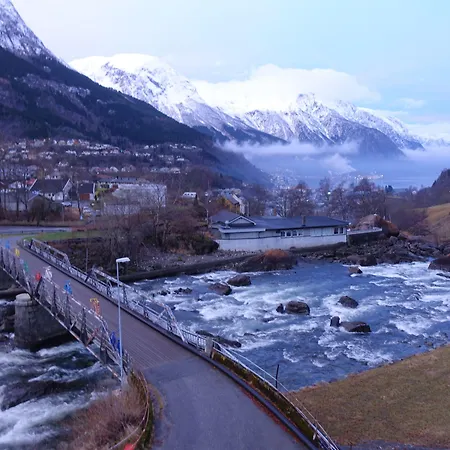 Hotel Trolltunga Odda